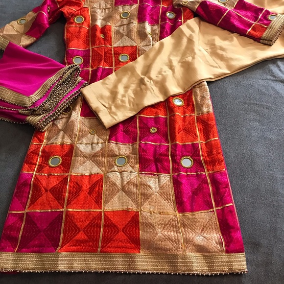 Beautiful phulkari suit - Picture 2 of 2